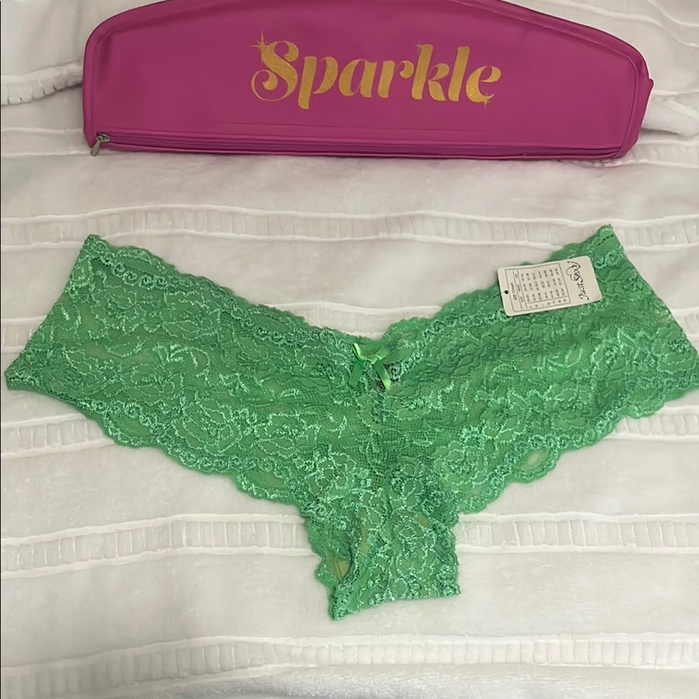 Emerald Green Lace Panties with Scalloped Edges
